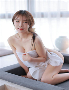 《这个美女任你摆弄-国产成人无码精品亚洲》