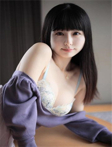 《漂亮的保姆观看中文-美女与黑人男子交流》