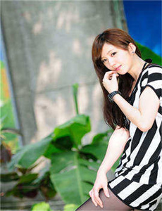 《美丽的小蜜桃伦理美国-柔情女老师》